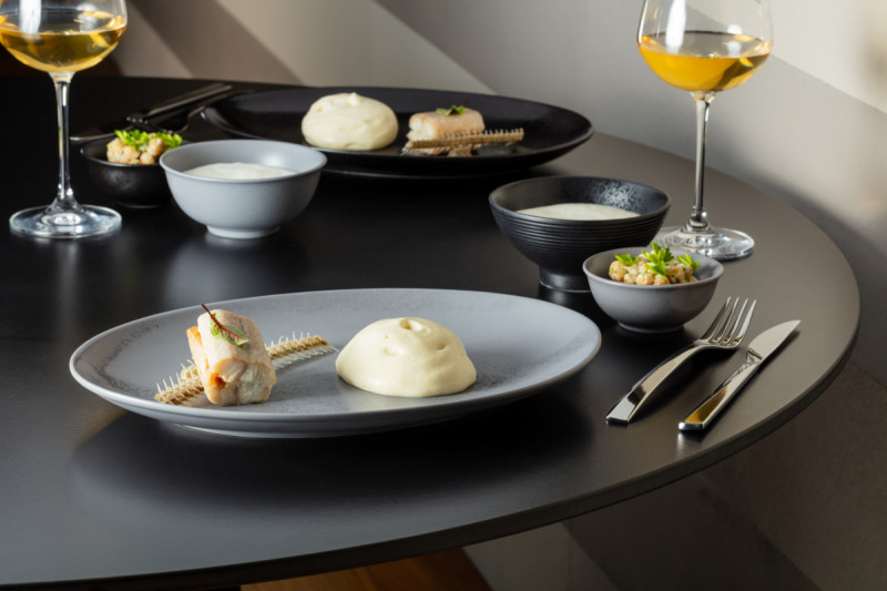 Assiette coupe plate rond gris porcelaine vitrifiée Ø 26,7 cm Shale Rak