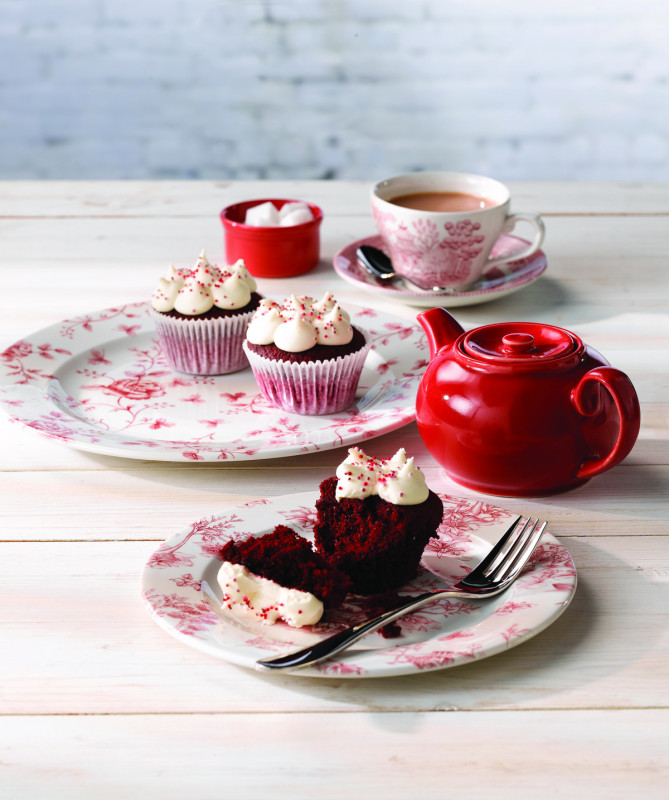 Assiette plate rond Rose Chintz Cranberry porcelaine vitrifiée Ø 27,6 cm Vintage Prints Rose Chintz Churchill