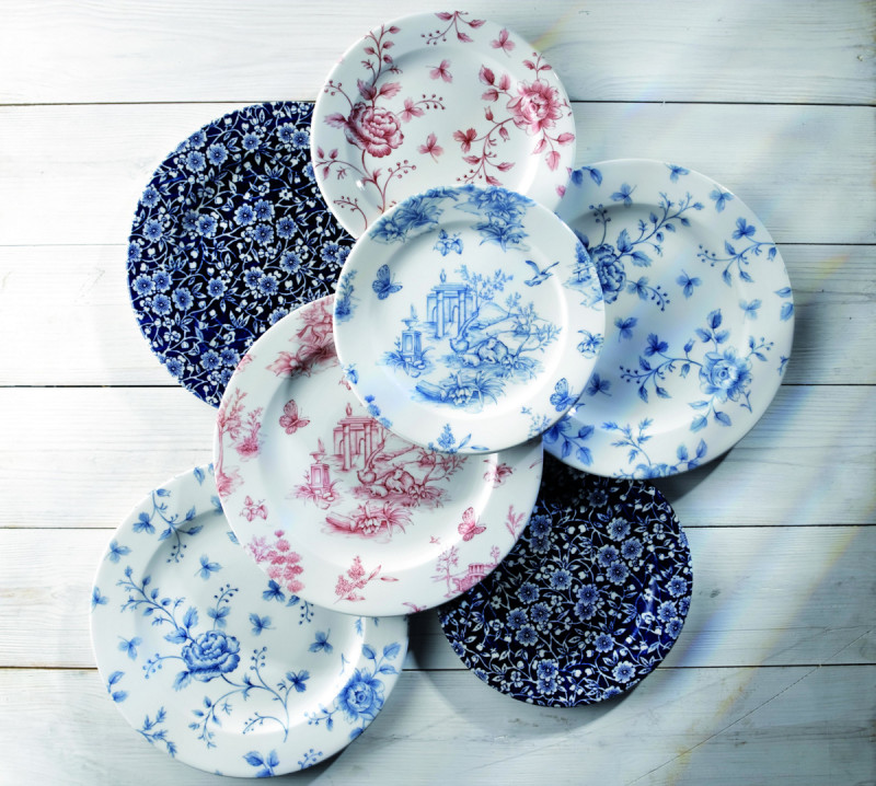 Assiette plate rond Rose Chintz Cranberry porcelaine vitrifiée Ø 17 cm Vintage Prints Rose Chintz Churchill